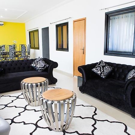 Maxwell Court Apartments Akra Dış mekan fotoğraf