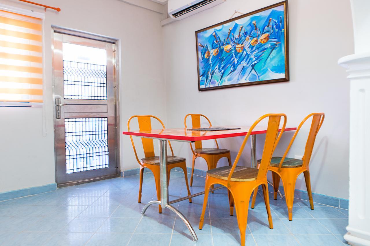 Maxwell Court Apartments Akra Dış mekan fotoğraf