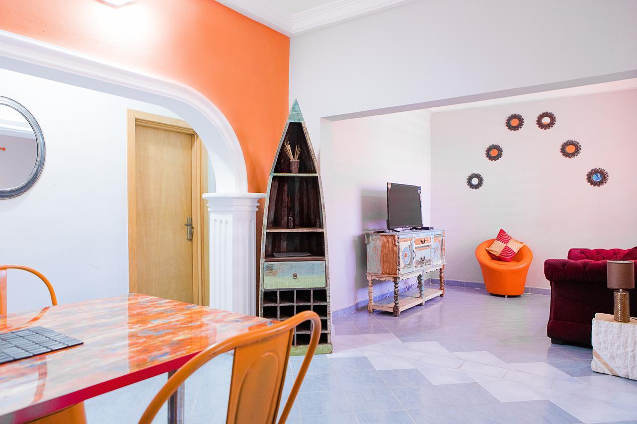 Maxwell Court Apartments Akra Dış mekan fotoğraf