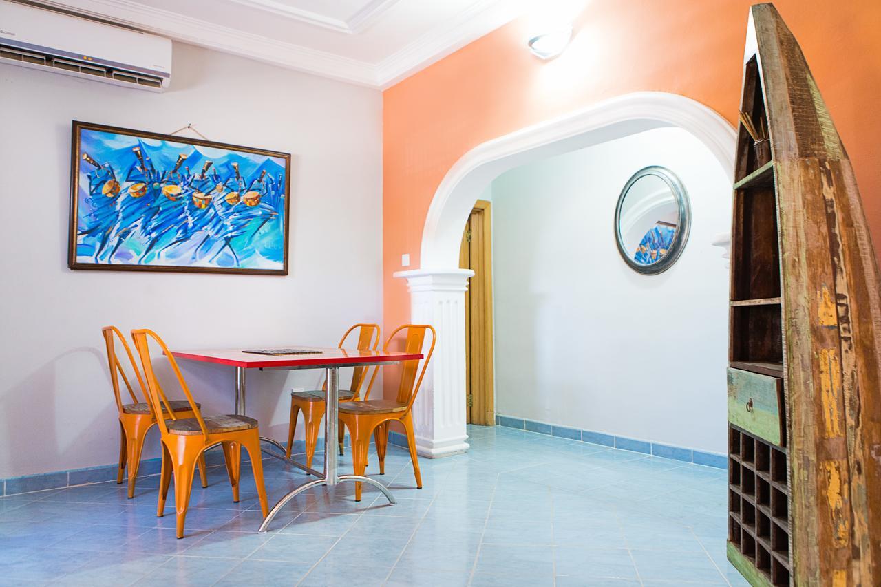 Maxwell Court Apartments Akra Dış mekan fotoğraf