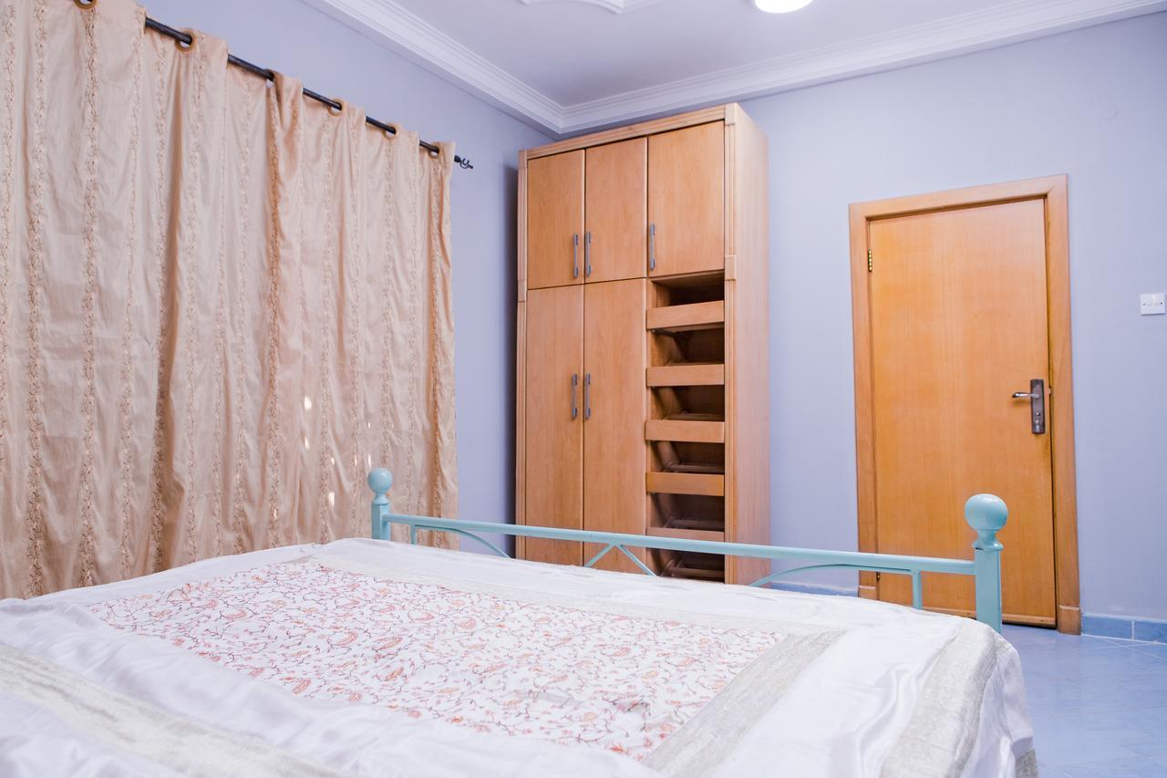 Maxwell Court Apartments Akra Dış mekan fotoğraf