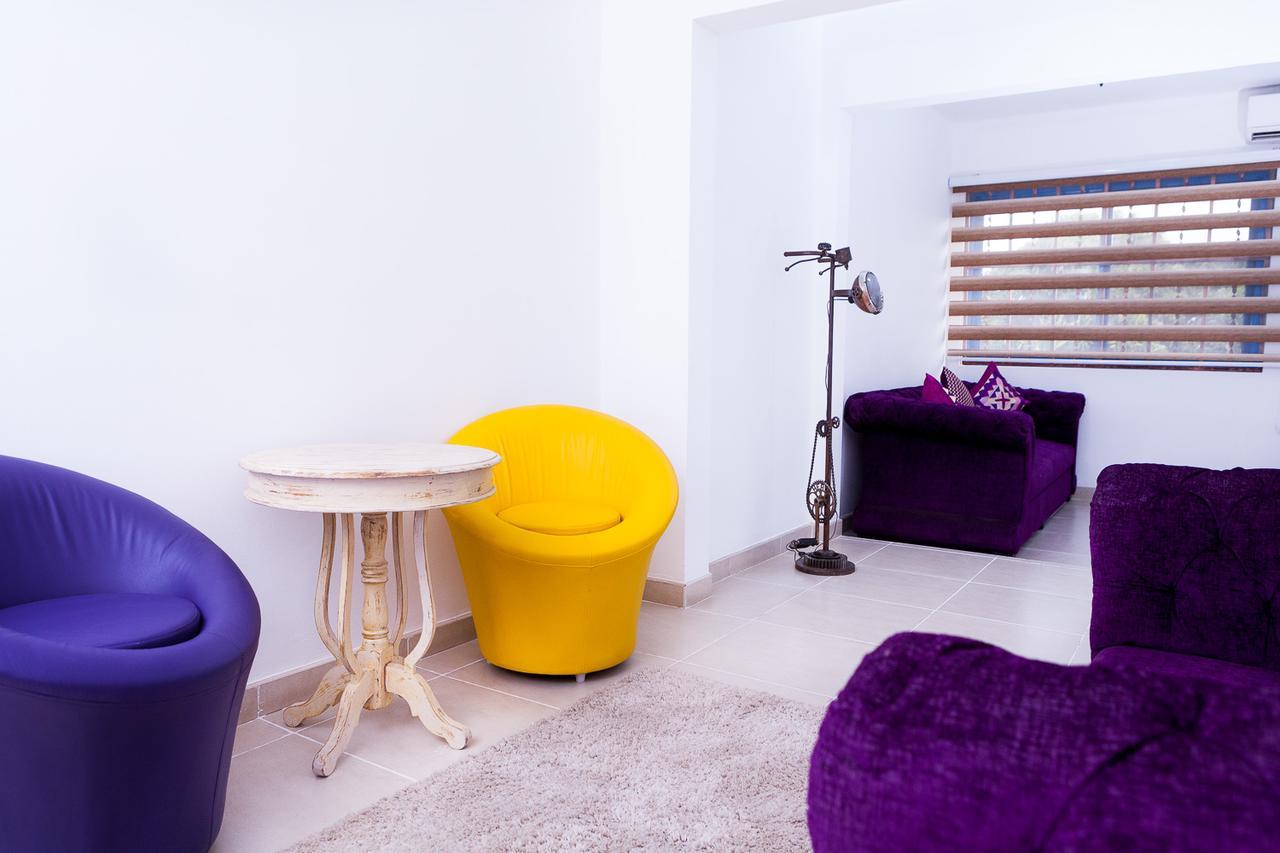 Maxwell Court Apartments Akra Dış mekan fotoğraf