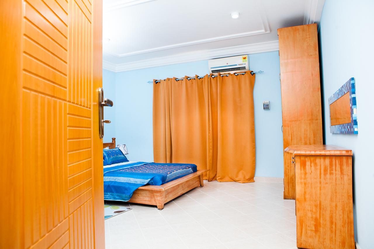 Maxwell Court Apartments Akra Dış mekan fotoğraf