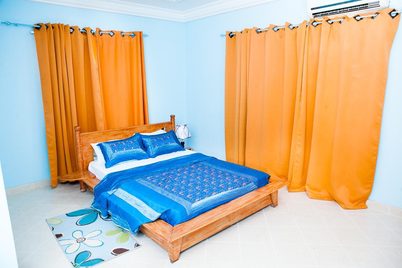 Maxwell Court Apartments Akra Dış mekan fotoğraf