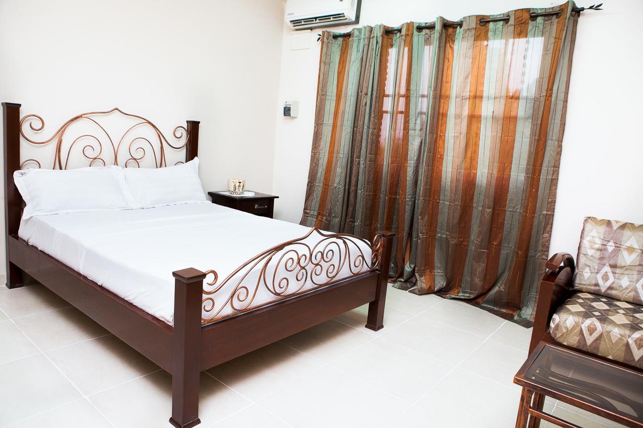 Maxwell Court Apartments Akra Dış mekan fotoğraf