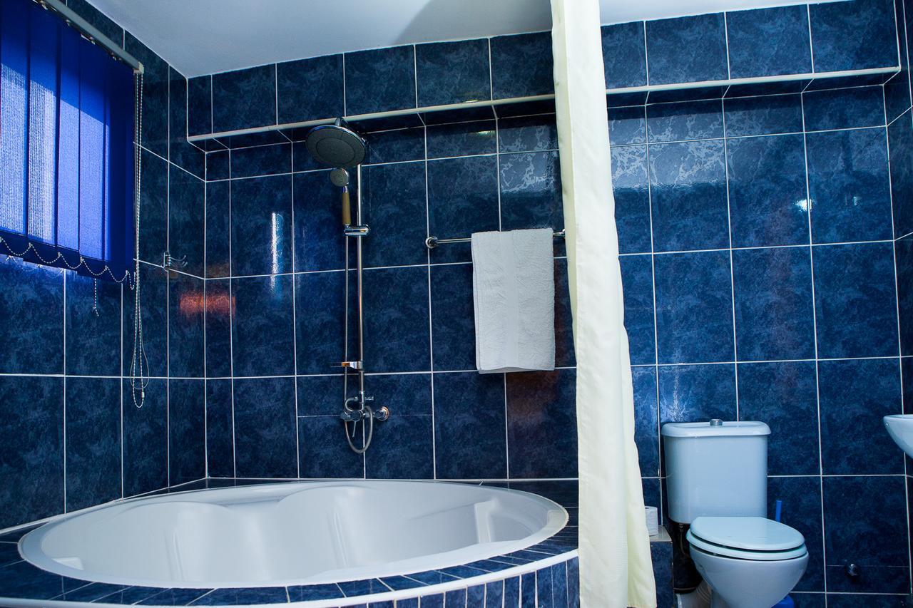 Maxwell Court Apartments Akra Dış mekan fotoğraf