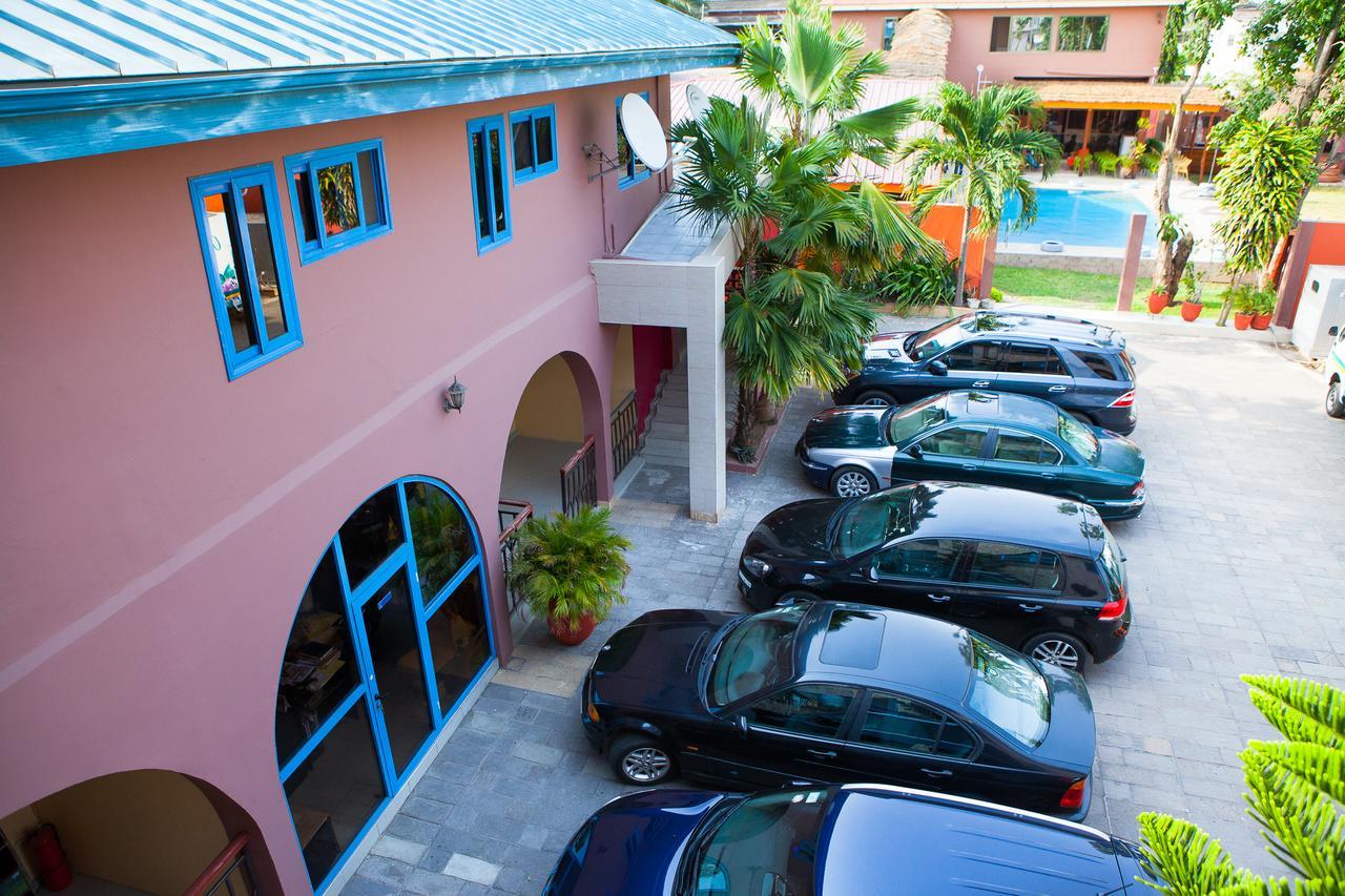 Maxwell Court Apartments Akra Dış mekan fotoğraf