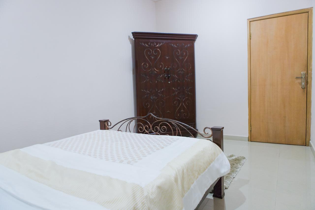 Maxwell Court Apartments Akra Dış mekan fotoğraf