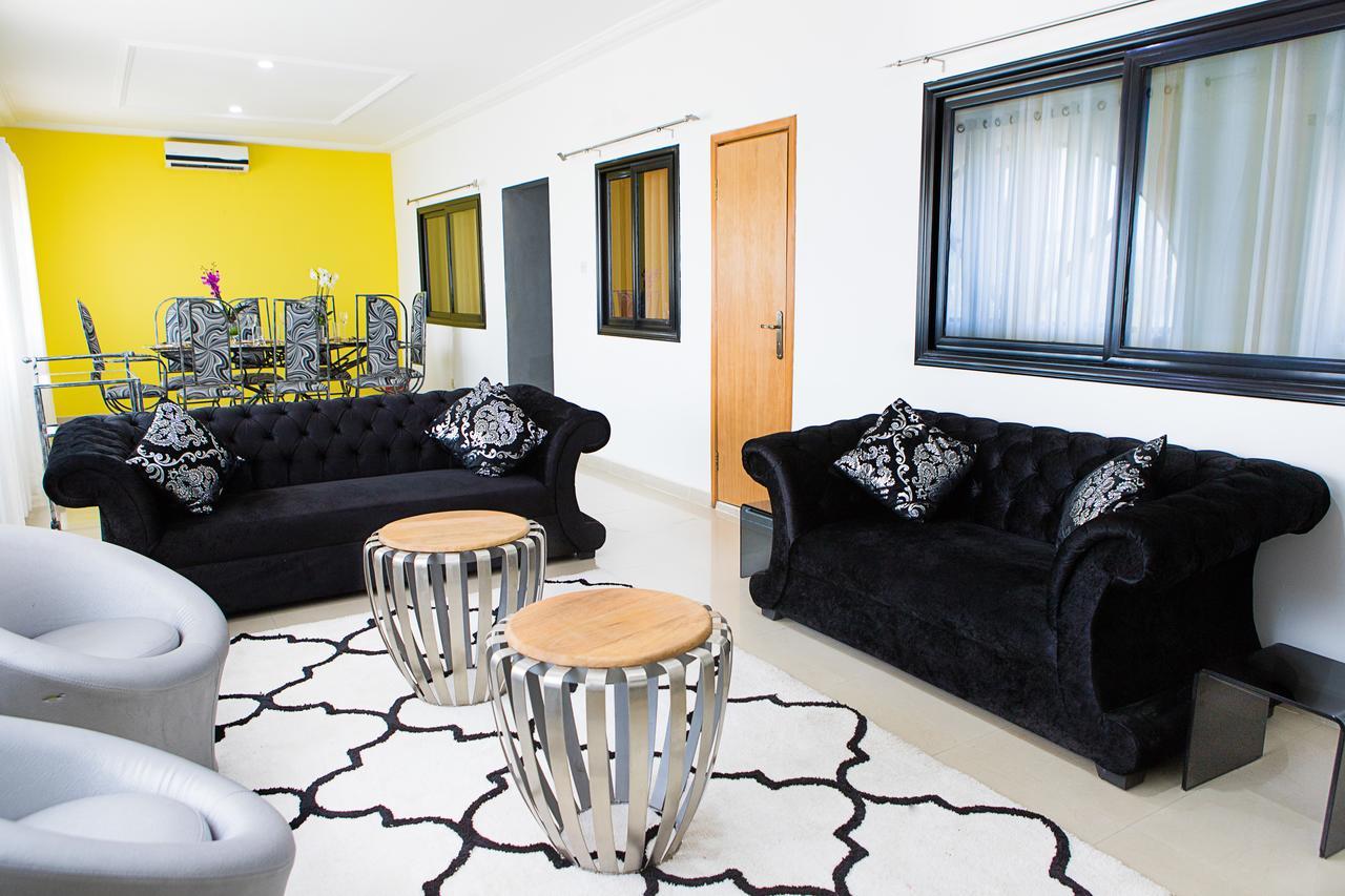 Maxwell Court Apartments Akra Dış mekan fotoğraf