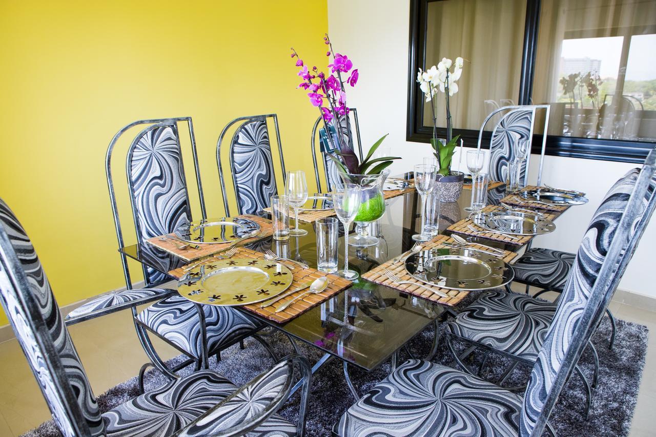 Maxwell Court Apartments Akra Dış mekan fotoğraf