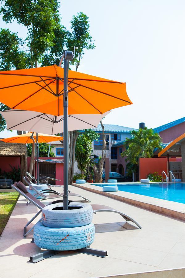 Maxwell Court Apartments Akra Dış mekan fotoğraf