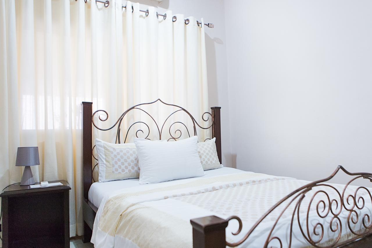 Maxwell Court Apartments Akra Dış mekan fotoğraf