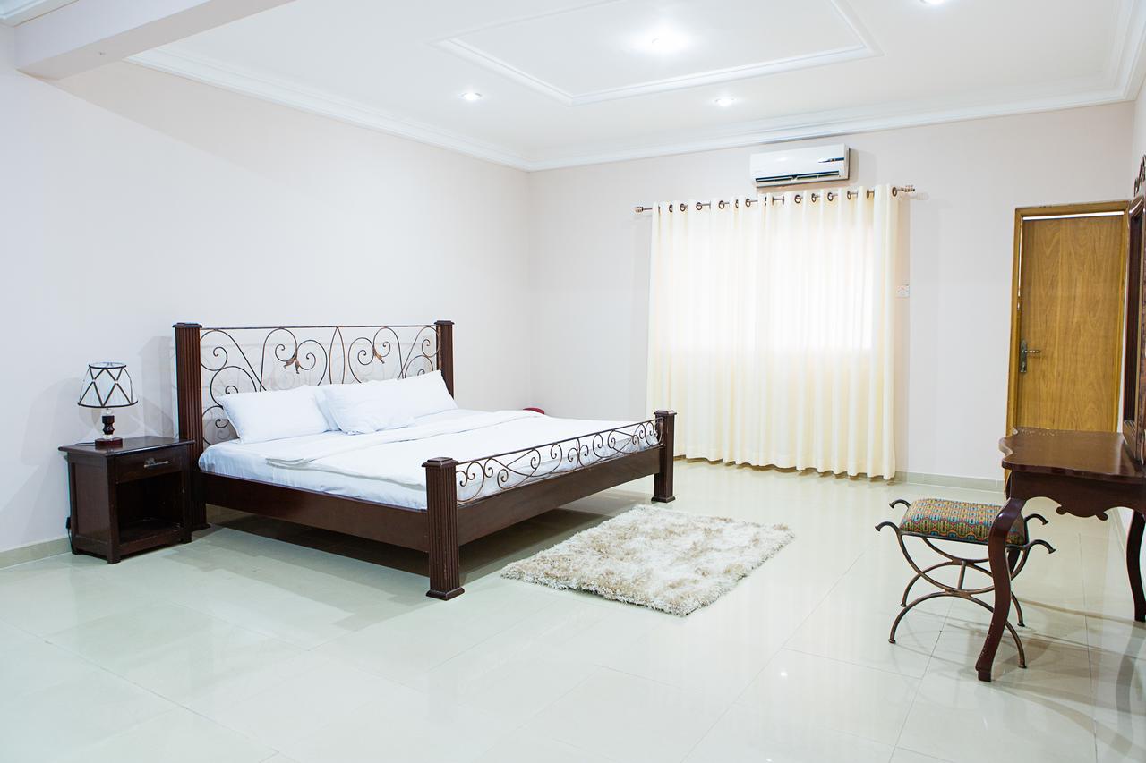 Maxwell Court Apartments Akra Dış mekan fotoğraf