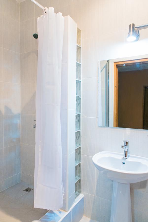 Maxwell Court Apartments Akra Dış mekan fotoğraf
