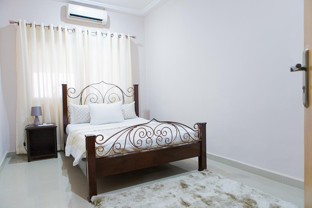 Maxwell Court Apartments Akra Dış mekan fotoğraf