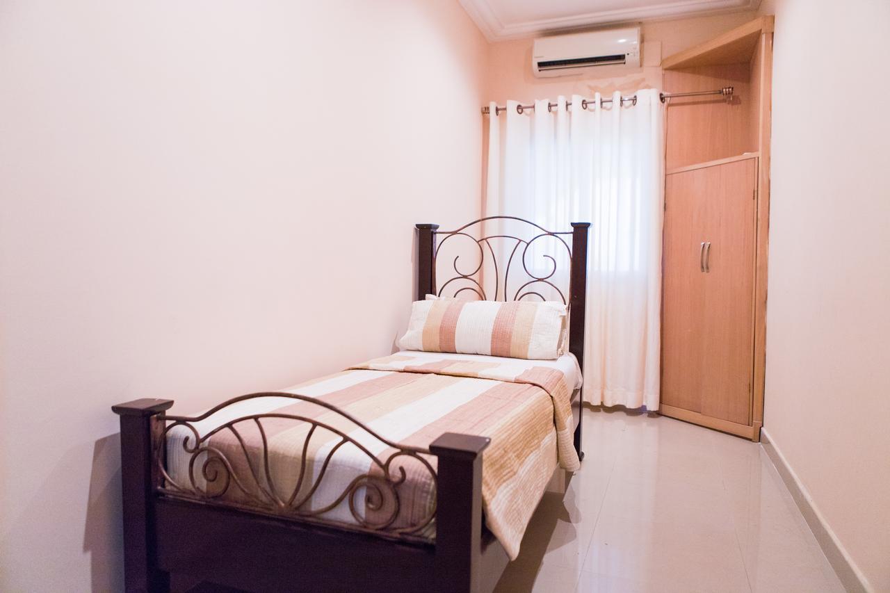 Maxwell Court Apartments Akra Dış mekan fotoğraf