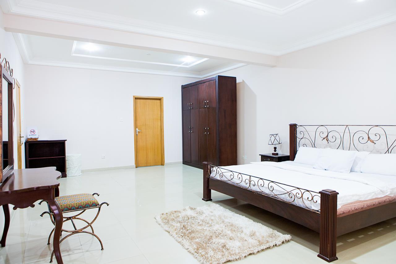 Maxwell Court Apartments Akra Dış mekan fotoğraf