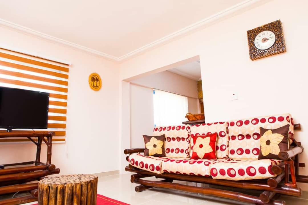 Maxwell Court Apartments Akra Dış mekan fotoğraf