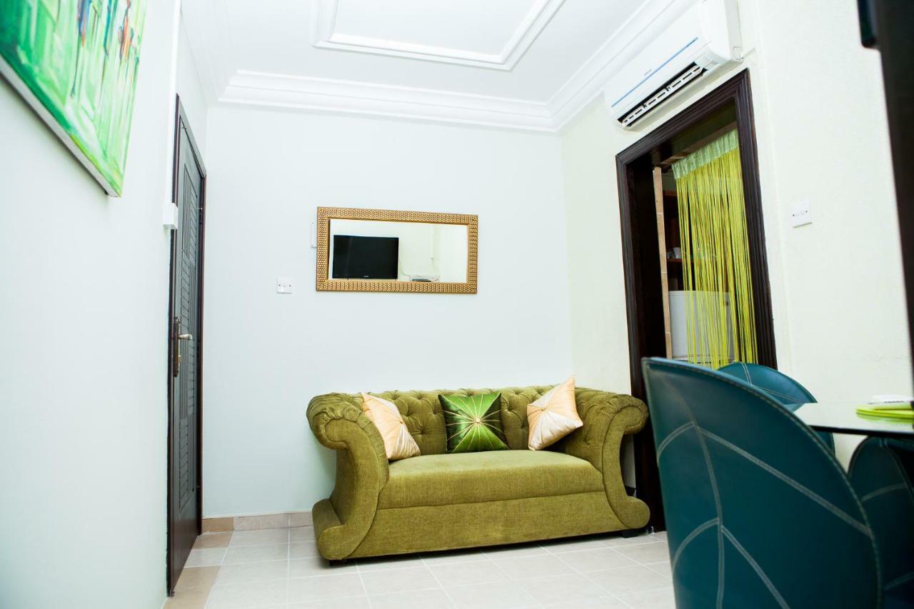 Maxwell Court Apartments Akra Dış mekan fotoğraf